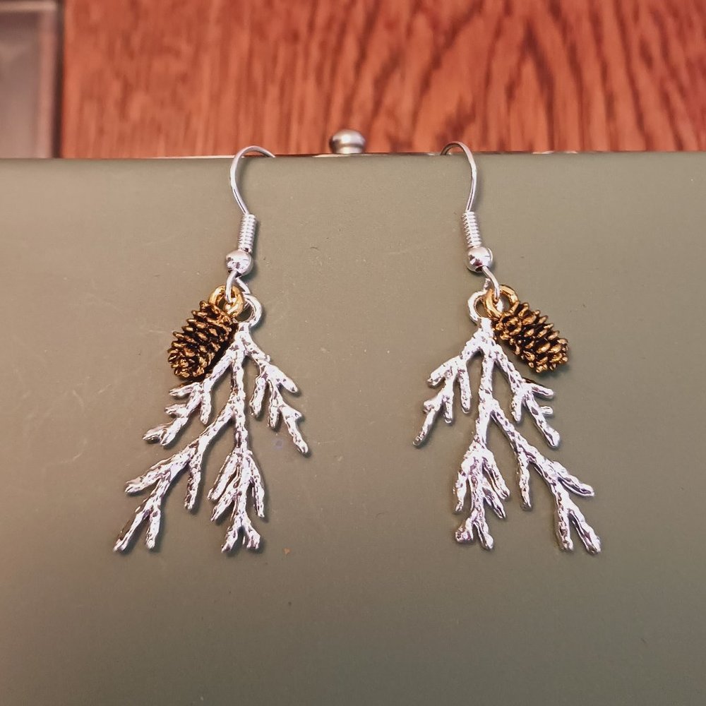 Winter Pine Earrings w/Dusky Pink Druzy studs